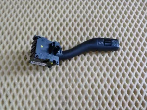 Переключатель стеклоочистителей Audi A4 [B6] 2000-2004 Audi A4 [B7] 2005-2007 Audi A6 [C6,4F] 2004-2011 (4E0953503A) — фото 1