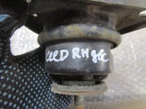 Опора двигателя правая Kia Ceed 2007-2012,Elantra 2006-2011,i30 2007-2012,Cerato 2009-2013 (218100Q000) — фото 4