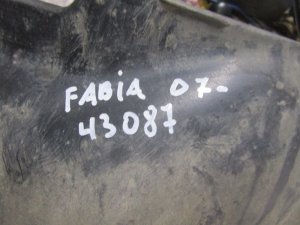 Решетка радиатора Skoda Fabia 2007-2015,Roomster 2006-2015 (ПОСЛЕ 2010 ГОДА ПОД ХРОМ 5J0853668C) — фото 11
