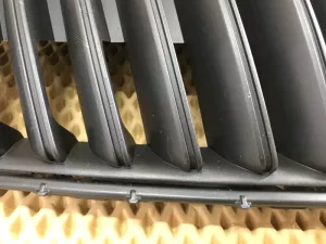Решетка радиатора Skoda Fabia 2007-2015,Roomster 2006-2015 (ПОСЛЕ 2010 ГОДА ПОД ХРОМ 5J0853668C) — фото 11