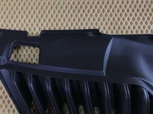 Решетка радиатора Skoda Fabia 2007-2015,Roomster 2006-2015 (ПОСЛЕ 2010 ГОДА ПОД ХРОМ 5J0853668C) — фото 6