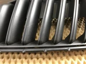 Решетка радиатора Skoda Fabia 2007-2015,Roomster 2006-2015 (ПОСЛЕ 2010 ГОДА ПОД ХРОМ 5J0853668C) — фото 15