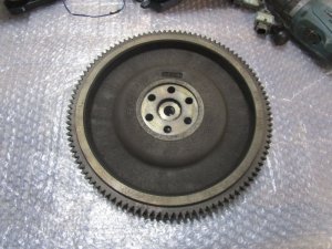 Маховик Kia Ceed 2007-2012,Cerato 2004-2008,Elantra 2006-2011,i30 2007-2012,Soul 2009-2014,i20 2008-2014,Cerato 2009-2013,Carens 2006-2012,Solaris 2010-2017,Elantra 2011-2016,RIO 2011-2017,Venga 2010>,ix20 2010> (МКПП 232002B000) — фото 1