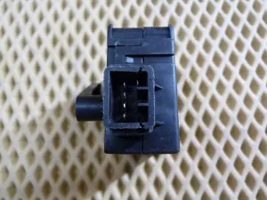 Моторчик заслонки отопителя Kia Spectra 2001-2011,Sephia/Shuma 1996-2001,Sephia II/Shuma II 2001-2004,Carens 2000-2002 (0K2N161A35) — фото 3
