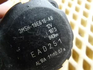 Моторчик заслонки отопителя Ford C-MAX 2003-2010,Focus II 2005-2008,Fusion 2002-2012,Fiesta 2001-2008,Galaxy 2006-2015,S-MAX 2006-2015,Mondeo IV 2007-2015,Focus II 2008-2011,Kuga 2008-2012,Fiesta 2008>,Focus III 2011> (3M5H19E616AB) — фото 5