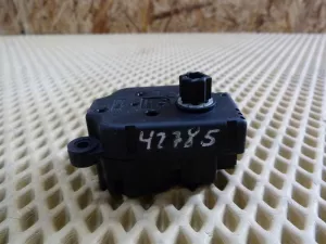 Моторчик заслонки отопителя Ford C-MAX 2003-2010,Focus II 2005-2008,Fusion 2002-2012,Fiesta 2001-2008,Galaxy 2006-2015,S-MAX 2006-2015,Mondeo IV 2007-2015,Focus II 2008-2011,Kuga 2008-2012,Fiesta 2008>,Focus III 2011> (3M5H19E616AB) — фото 3