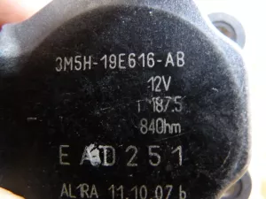 Моторчик заслонки отопителя Ford C-MAX 2003-2010,Focus II 2005-2008,Fusion 2002-2012,Fiesta 2001-2008,Galaxy 2006-2015,S-MAX 2006-2015,Mondeo IV 2007-2015,Focus II 2008-2011,Kuga 2008-2012,Fiesta 2008>,Focus III 2011> (3M5H19E616AB) — фото 5