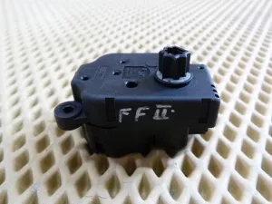 Моторчик заслонки отопителя Ford C-MAX 2003-2010,Focus II 2005-2008,Fusion 2002-2012,Fiesta 2001-2008,Galaxy 2006-2015,S-MAX 2006-2015,Mondeo IV 2007-2015,Focus II 2008-2011,Kuga 2008-2012,Fiesta 2008>,Focus III 2011> (3M5H19E616AB) — фото 3