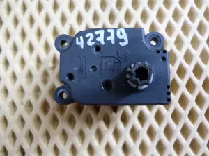 Моторчик заслонки отопителя Ford C-MAX 2003-2010,Focus II 2005-2008,Fusion 2002-2012,Fiesta 2001-2008,Galaxy 2006-2015,S-MAX 2006-2015,Mondeo IV 2007-2015,Focus II 2008-2011,Kuga 2008-2012,Fiesta 2008>,Focus III 2011> (3M5H19E616AB) — фото 2