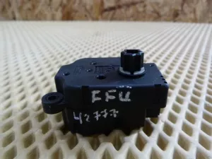 Моторчик заслонки отопителя Ford C-MAX 2003-2010,Focus II 2005-2008,Fusion 2002-2012,Fiesta 2001-2008,Galaxy 2006-2015,S-MAX 2006-2015,Mondeo IV 2007-2015,Focus II 2008-2011,Kuga 2008-2012,Fiesta 2008>,Focus III 2011> (3M5H19E616AB) — фото 3
