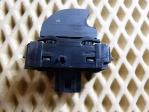 Кнопка стеклоподъемника Renault Scenic III 2009-2015,Laguna III 2008-2015,Fluence 2010-2017,Megane III 2009-2016,Latitude 2010-2015 (ЗАДНЯЯ 254010003R) — фото 2