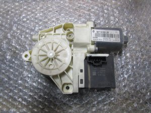 Моторчик стеклоподъемника задний левый Renault Megane III 2009-2016,Fluence 2010-2017 (827310012R) — фото 1