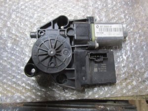 Моторчик стеклоподъемника передний правый Renault Fluence 2010-2017,Megane III 2009-2016 (807300004R) — фото 2