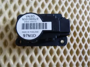 Моторчик заслонки отопителя Renault Fluence 2010-2017,Megane III 2009-2016 (VHB3030003E) — фото 1