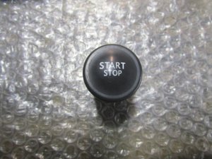 Кнопка запуска двигателя Renault Megane III 2009-2016,Scenic II 2003-2009,Laguna III 2008-2015,Fluence 2010-2017,Scenic III 2009-2015,Latitude 2010-2015,Clio IV 2012>,Kaptur 2016>,Kadjar 2015> (251506978R) — фото 1