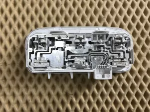 Плафон салонный Renault Megane III 2009-2016,Fluence 2010-2017,Scenic III 2009-2015,Clio IV 2012>,Kaptur 2016>,Captur 2013> (ПЕРЕДНИЙ 264300008R) — фото 5