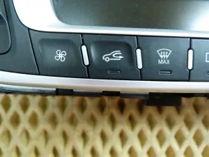 Блок управления климатической установкой Renault Megane III 2009-2016 (275100007R) — фото 4