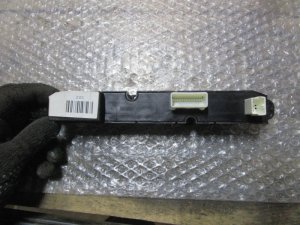 Блок кнопок Kia Ceed 2007-2012 (АВАРИЙНОЙ СИГНАЛИЗАЦИИ ЦЕНТРАЛЬНОГО ЗАМКА 937001H900) — фото 2