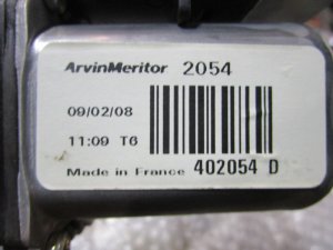 Моторчик стеклоподъемника Kia Ceed 2007-2012 (ПЕРЕДНИЙ ПРАВЫЙ 6 КОНТАКТОВ 824601H010) — фото 4