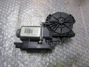 Моторчик стеклоподъемника Kia Ceed 2007-2012 (ПЕРЕДНИЙ ПРАВЫЙ 6 КОНТАКТОВ 824601H010) — фото 1