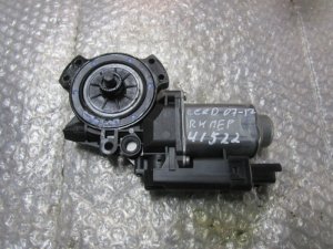 Моторчик стеклоподъемника Kia Ceed 2007-2012 (ПЕРЕДНИЙ ПРАВЫЙ 6 КОНТАКТОВ 824601H010) — фото 2
