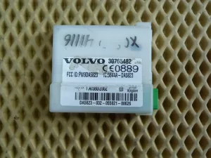 Блок электронный Volvo XC90 2002-2015,XC70 Cross Country 2000-2006,S80 1998-2006,S60 2000-2009,S40 2004-2012,V50 2004-2012 (ШТАТНОЙ СИГНАЛИЗАЦИИ 30765482) — фото 1