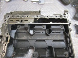 Поддон масляный двигателя Audi A6 [C6,4F] 2004-2011,A8 [4E] 2003-2010,A4 [B7] 2005-2007,Allroad quattro 2006-2012 (ВЕРХНЯЯ ЧАСТЬ 06E103603Q) — фото 5