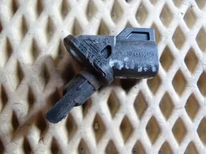 Датчик ABS передний Ford Focus III 2011>,Focus II 2005-2008,C-MAX 2003-2010,Mazda 5 (CR) 2005-2010,Mazda 3 (BK) 2002-2009,S40 2004-2012,V50 2004-2012,Galaxy 2006-2015,S-MAX 2006-2015,S80 2006-2016,Mondeo IV 2007-2015 (BV6T2C204FA) — фото 1