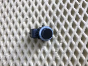 Датчик парковки Audi A3 [8V] 2013-2020 Audi A5/S5 (F5) 2017> Audi A6 (C8,4K) 2018> Audi A7 (4K8) 2018> Audi Q2 (GA) 2017> Audi Q3 (F3B) 2018> Audi Q3 (F3N) Sportback 2019> Audi Q5 [FY] 2017> Audi Q7 [4M] 2015> Audi Q8 (4MN) 2018> Audi TT(8S) 2015> Porsche 911 (991) 2012-2019 Porsche Cayenne 2017> Porsche Macan 2013> Porsche Panamera 2016> Seat Leon (5F) 2013-2020 Skoda Karoq 2017> Skoda Octavia (A7) 2013-2020 Skoda Superb 2015-2023 VW Amarok 2010> VW Arteon 2017> VW Crafter 2016> VW Jetta 2011-2018 VW Polo (RUS) 2020-2022 VW Teramont 2017> VW Touareg 2018> VW Touran(5T) 2016> VW Transporter T6 2015-2024 (5Q0919275C) — фото 1