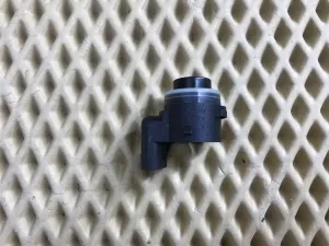 Датчик парковки Audi A3 [8V] 2013-2020 Audi A5/S5 (F5) 2017> Audi A6 (C8,4K) 2018> Audi A7 (4K8) 2018> Audi Q2 (GA) 2017> Audi Q3 (F3B) 2018> Audi Q3 (F3N) Sportback 2019> Audi Q5 [FY] 2017> Audi Q7 [4M] 2015> Audi Q8 (4MN) 2018> Audi TT(8S) 2015> Porsche 911 (991) 2012-2019 Porsche Cayenne 2017> Porsche Macan 2013> Porsche Panamera 2016> Seat Leon (5F) 2013-2020 Skoda Karoq 2017> Skoda Octavia (A7) 2013-2020 Skoda Superb 2015-2023 VW Amarok 2010> VW Arteon 2017> VW Crafter 2016> VW Jetta 2011-2018 VW Polo (RUS) 2020-2022 VW Teramont 2017> VW Touareg 2018> VW Touran(5T) 2016> VW Transporter T6 2015-2024 (5Q0919275C) — фото 2