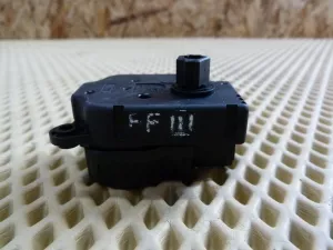 Моторчик заслонки отопителя Ford Focus III 2011>,Focus II 2005-2008,Fusion 2002-2012,C-MAX 2003-2010,Transit/Tourneo Custom 2012>,Fiesta 2001-2008,Galaxy 2006-2015,S-MAX 2006-2015,Mondeo IV 2007-2015,Focus II 2008-2011,Kuga 2008-2012 (AV6N19E616AA) — фото 3