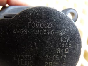 Моторчик заслонки отопителя Ford Focus III 2011>,Focus II 2005-2008,Fusion 2002-2012,C-MAX 2003-2010,Transit/Tourneo Custom 2012>,Fiesta 2001-2008,Galaxy 2006-2015,S-MAX 2006-2015,Mondeo IV 2007-2015,Focus II 2008-2011,Kuga 2008-2012 (AV6N19E616AA) — фото 6