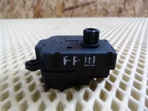 Моторчик заслонки отопителя Ford Focus III 2011>,Focus II 2005-2008,Fusion 2002-2012,C-MAX 2003-2010,Transit/Tourneo Custom 2012>,Fiesta 2001-2008,Galaxy 2006-2015,S-MAX 2006-2015,Mondeo IV 2007-2015,Focus II 2008-2011,Kuga 2008-2012 (AV6N19E616AA) — фото 4