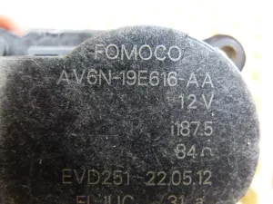 Моторчик заслонки отопителя Ford Focus III 2011>,Focus II 2005-2008,Fusion 2002-2012,C-MAX 2003-2010,Transit/Tourneo Custom 2012>,Fiesta 2001-2008,Galaxy 2006-2015,S-MAX 2006-2015,Mondeo IV 2007-2015,Focus II 2008-2011,Kuga 2008-2012 (AV6N19E616AA) — фото 5