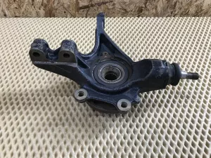 Кулак поворотный передний правый Citroen C4 2005-2011,307 2001-2008,308 I 2007-2015,C4 Picasso 2006-2014,C4 Grand Picasso 2006-2014,Partner Tepee(B9) 2008-2018,3008 2010-2016,Berlingo (NEW) (B9) 2008>,C4 II 2011>,DS4 2011-2015,5008 2009-2016 (364796) — фото 10