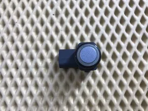 Датчик парковки Porsche Cayenne 2003-2010 Porsche Cayman (987) 2005-2012 Seat Altea 2004-2015 Seat Leon (1P1) 2005-2013 Seat Toledo III 2004-2009 Skoda Fabia 1999-2007 Skoda Octavia 1997-2000 Skoda Octavia (A4 1U-) 2000-2011 VW Golf IV/Bora 1997-2005 VW Golf IV/Bora 1997-2005 VW Golf Plus 2005-2014 VW Golf V 2003-2009 VW Jetta 2005-2011 VW Phaeton 2002-2016 VW Touareg 2002-2010 VW Touran 2003-2010 (1U0919275) — фото 1