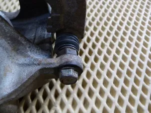 Суппорт тормозной передний правый Hyundai Elantra 2006-2011 (ВЕНТИЛИРУЕМЫЙ 581302H300) — фото 10