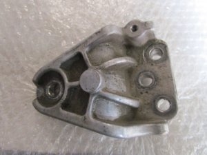 Кронштейн опоры двигателя Hyundai Elantra 2006-2011,Ceed 2007-2012,i30 2007-2012 (ПРАВЫЙ 218152H100) — фото 1