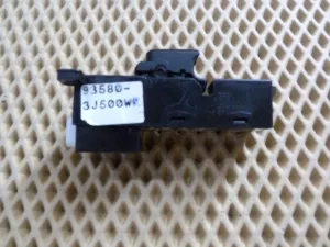 Кнопка стеклоподъемника Hyundai ix55 2007-2013 (ЗАДНЯЯ 935803J500WK) — фото 2