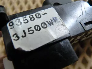 Кнопка стеклоподъемника Hyundai ix55 2007-2013 (ЗАДНЯЯ 935803J500WK) — фото 4