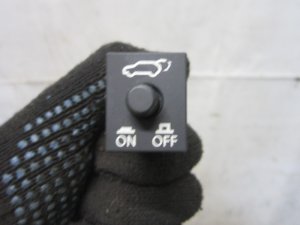 Кнопка открывания багажника Hyundai ix55 2007-2013 (ВКЛ. ВЫКЛ. ПОДЪЕМА ДВЕРИ БАГАЖНИКА 967403J120OR) — фото 1