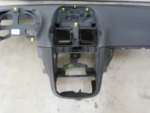 Торпедо Opel Corsa D 2006-2015 (3 ДВЕРИ 13184100) — фото 3