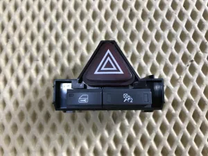 Кнопка аварийной сигнализации Opel Corsa D 2006-2015 (С КНОПКАМИ БЛОКИРОВКИ СТЕКЛОПОДЪЁМНИКА И РЕМНЕЙ БЕЗОПАСНОСТИ ИНДЕКС AU 13189529) — фото 1