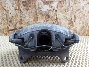 Суппорт тормозной передний правый VW Jetta 2006-2011,A3 [8PA] Sportback 2004-2013,Caddy III 2004-2015,Golf Plus 2005-2014,Passat [B6] 2005-2010,Golf V 2003-2009,Touran 2003-2010,A3 [8P1] 2003-2013,Octavia (A5 1Z-) 2004-2013 (В СБОРЕ 1K0615124E) — фото 4