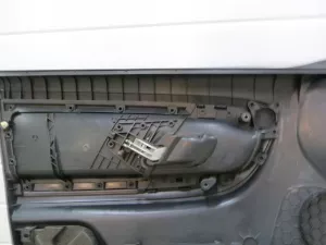 Обшивка двери передней правой Skoda Fabia 2007-2015 (ЭЛЕКТРИКА 5J0867012E) — фото 27