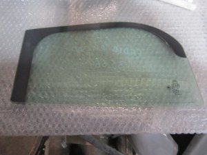 Стекло двери задней правой (форточка) Skoda Fabia 2007-2015 (ХЕТЧБЭК 5J6845210AF) — фото 1