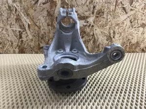 Кулак поворотный передний правый VW Passat [B6] 2005-2010,A3 [8PA] Sportback 2004-2013,Leon (1P1) 2005-2013,Passat CC 2008-2017,Passat [B7] 2011-2015,Sharan 2010>,Alhambra 2010> (3C0407254F) — фото 9