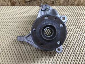 Кулак поворотный передний правый VW Passat [B6] 2005-2010,A3 [8PA] Sportback 2004-2013,Leon (1P1) 2005-2013,Passat CC 2008-2017,Passat [B7] 2011-2015,Sharan 2010>,Alhambra 2010> (3C0407254F) — фото 1