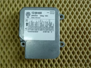 Блок управления AIR BAG VW Polo 2001-2009,Polo Classic 1995-2002,Superb 2002-2008,Fabia 1999-2007,Fabia 2007-2015,Roomster 2006-2015,Fox 2005-2011 (1C0909605K) — фото 1