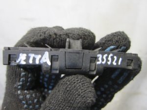 Блок электронный VW Tiguan 2007-2011,Golf VI 2009-2013,Tiguan 2011-2016,Jetta 2011>,New Beetle 2012>,Octavia (A7) 2013>,Golf VII 2012>,Leon (5F) 2013>,Rapid 2013>,Superb 2015>,Golf Sportsvan 2014>,Tiguan 2017> (Фильтр подавления радиопомех 5N0035570) — фото 4